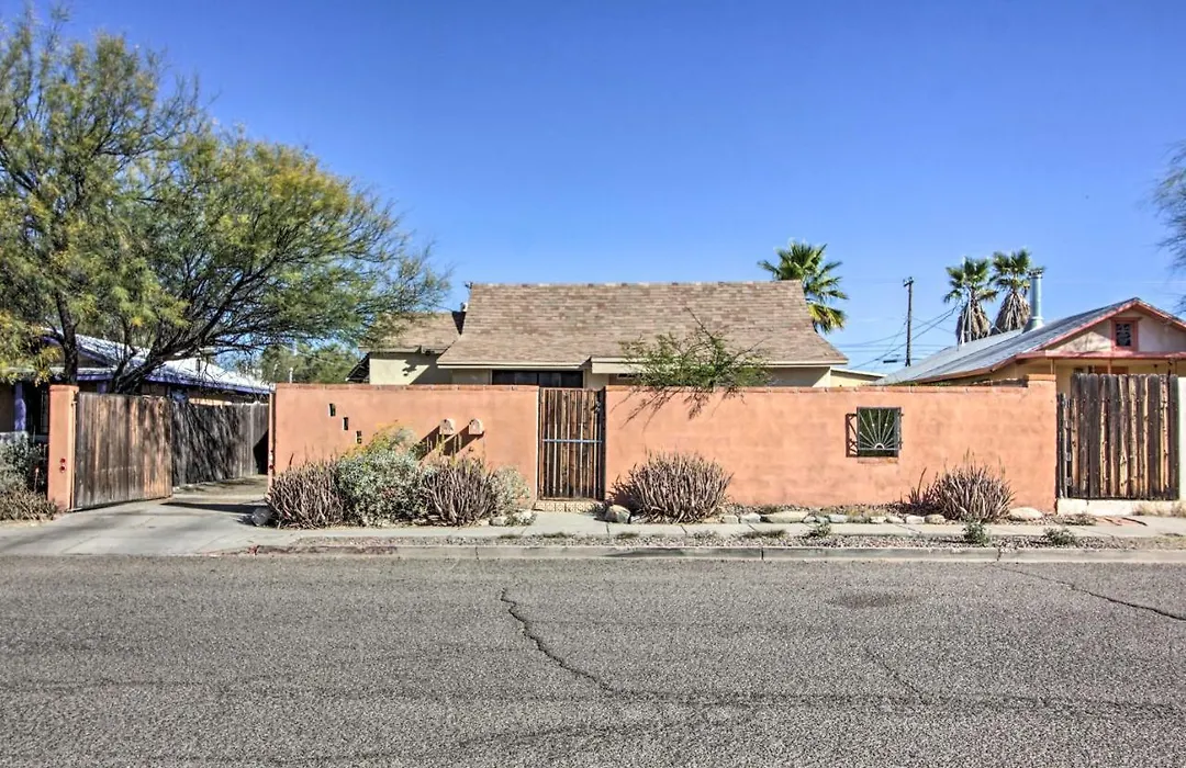 Tucson Home About 1 Mi To University Of Arizona!-1