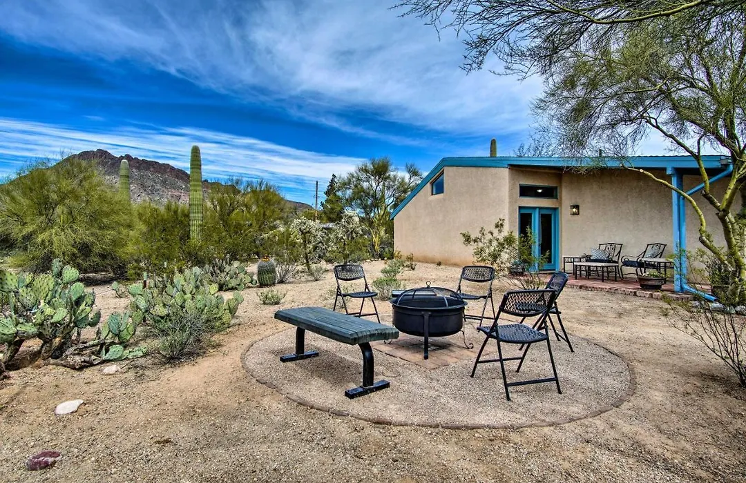 Sunny Tucson Home W/ Patios On 5 Acres!-1