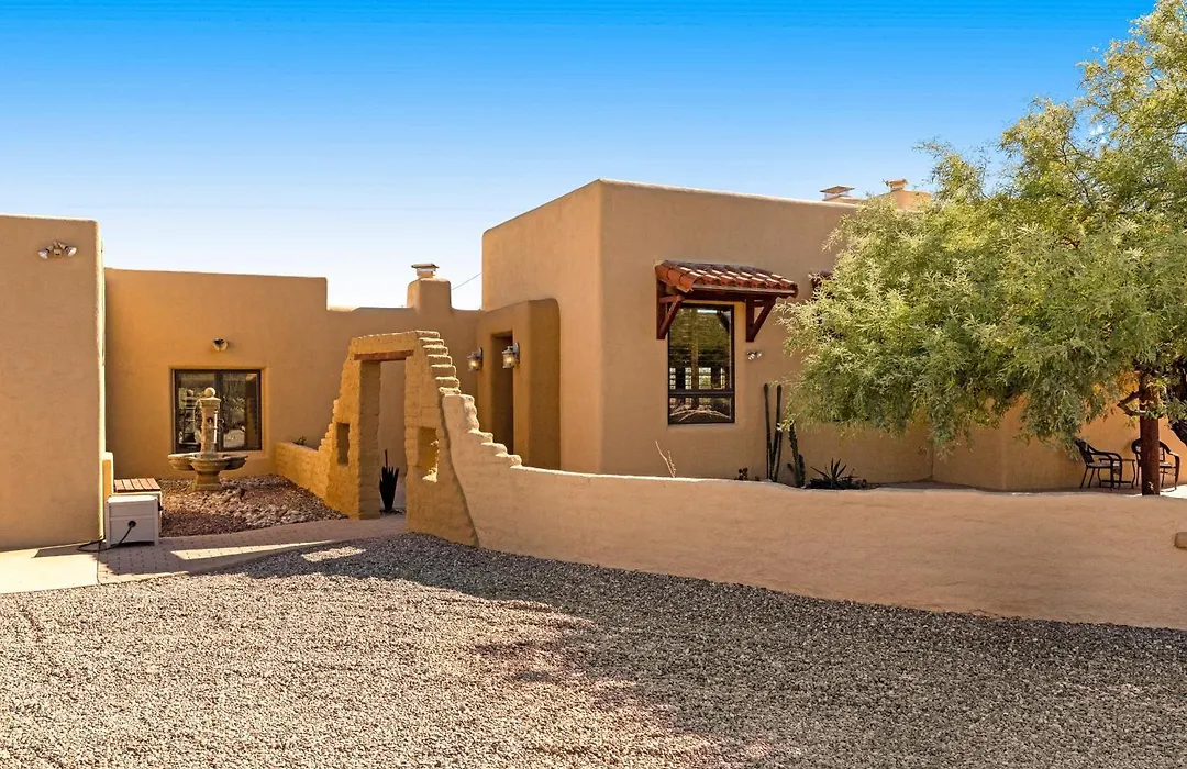 The Desert Z Lounge-1