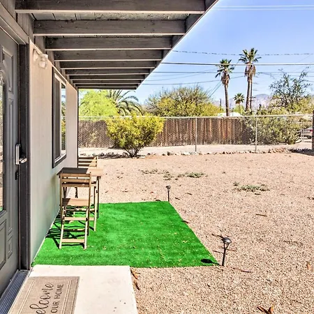 Quaint Tucson Studio Work-From-Home Friendly-3